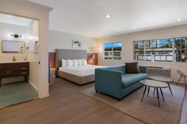 Signature Inn Oakland image 31