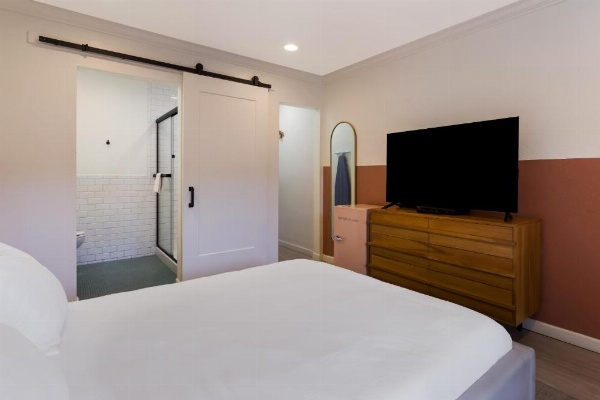 Signature Inn Oakland image 9